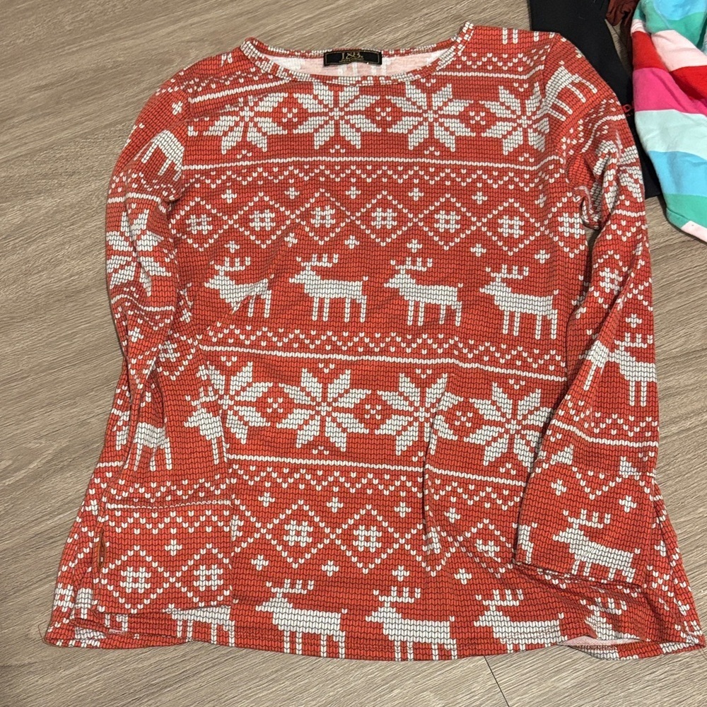 L&B Red and White Patterned Knit Top